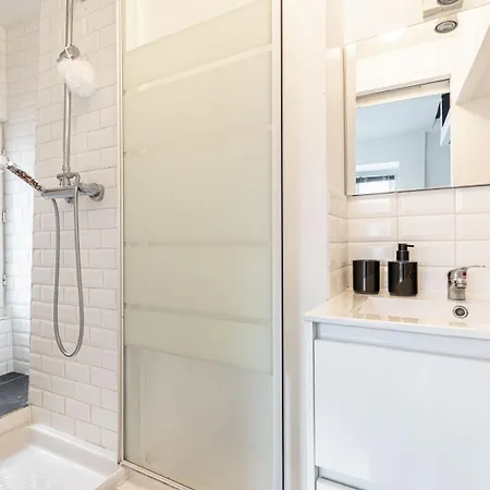 Guestready - De Charme Dans Le 10eme Arr.
